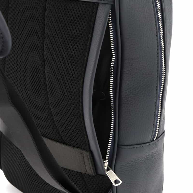 BARNEYS NEW YORK レザーバッグパック NAVY