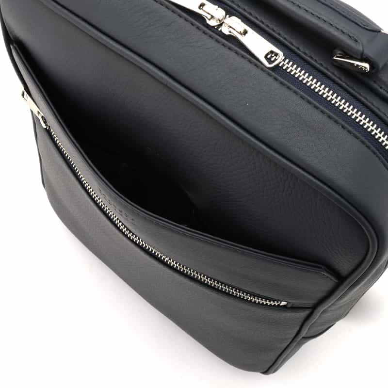 BARNEYS NEW YORK レザーバッグパック NAVY