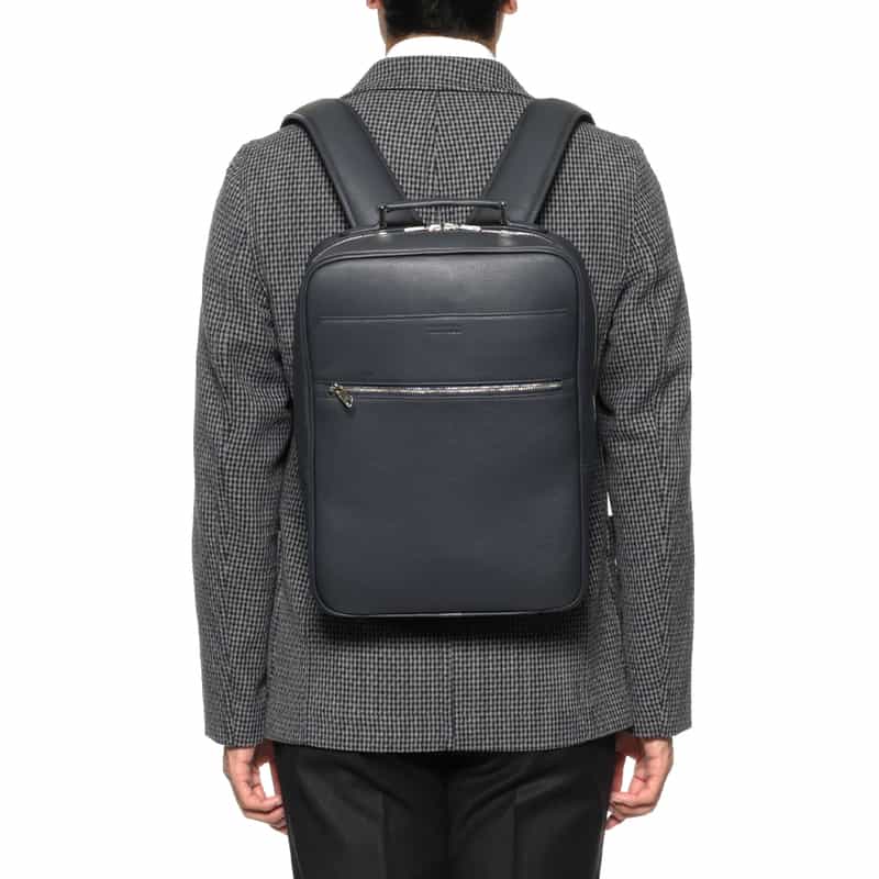 BARNEYS NEW YORK レザーバッグパック NAVY