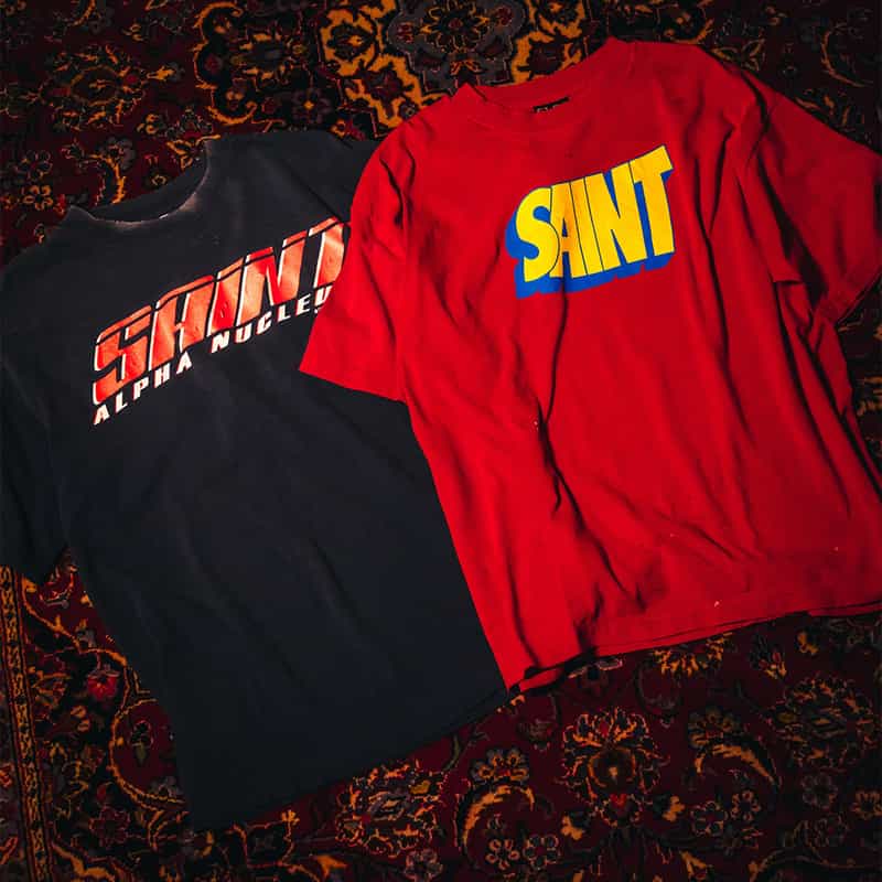 SAINT MXXXXXX SAINT MXXXXXX＜セント マイケル＞ ヴィンテージ加工ロゴ入りTシャツ RED