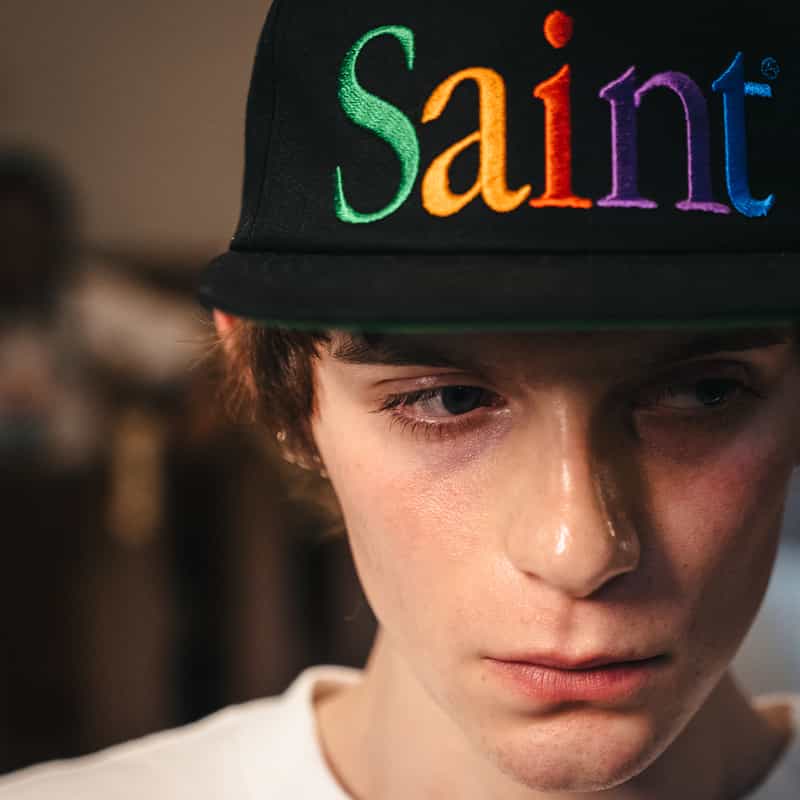 SAINT MXXXXXX SAINT MXXXXXX＜セント マイケル＞ ロゴ入りベースボールキャップ BLACK