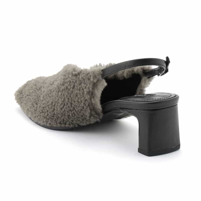 BARNEYS NEW YORK バックストラップ付フェイクファーパンプス KHAKI