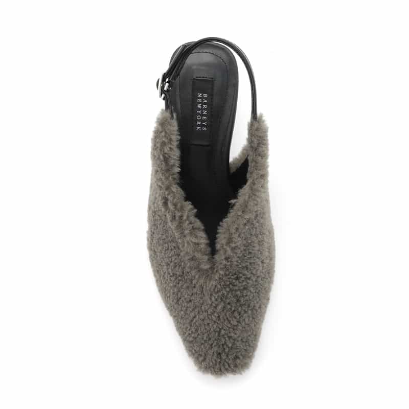 BARNEYS NEW YORK バックストラップ付フェイクファーパンプス KHAKI