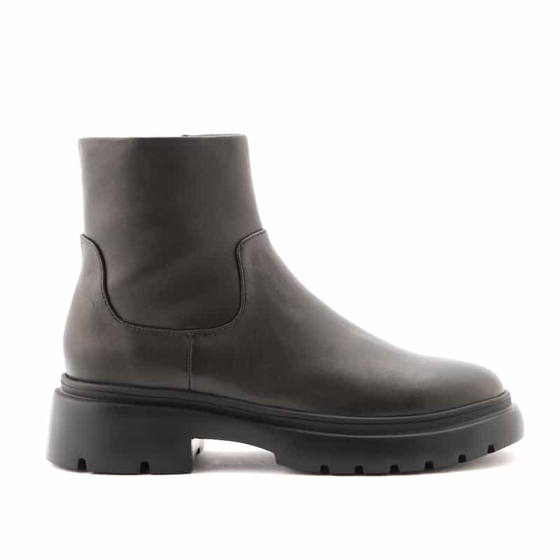 BARNEYS NEW YORK ショートブーツ BROWN