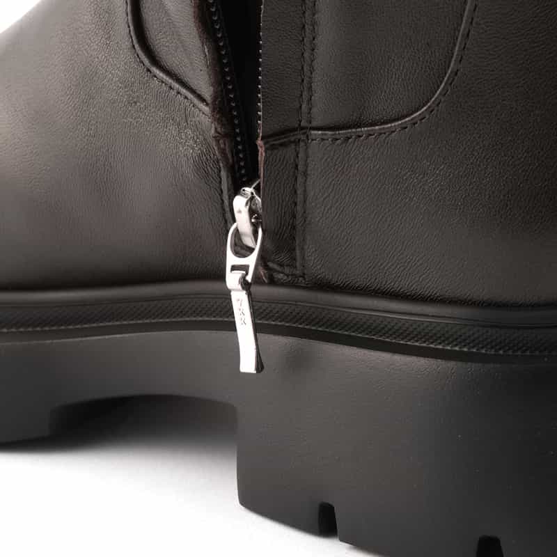 BARNEYS NEW YORK ショートブーツ BROWN