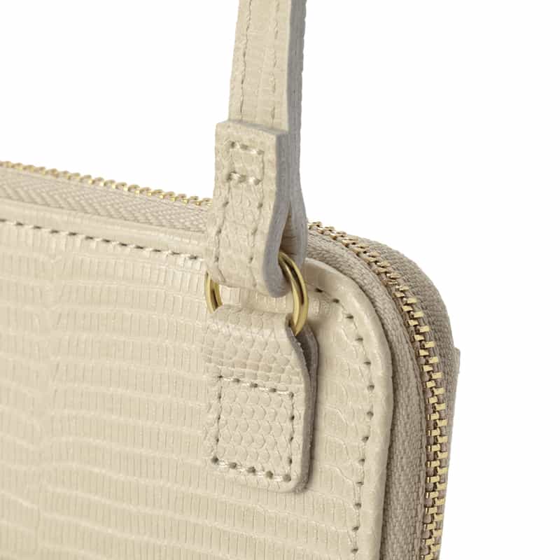 BARNEYS NEW YORK 型押しレザーフォーンバッグ IVORY