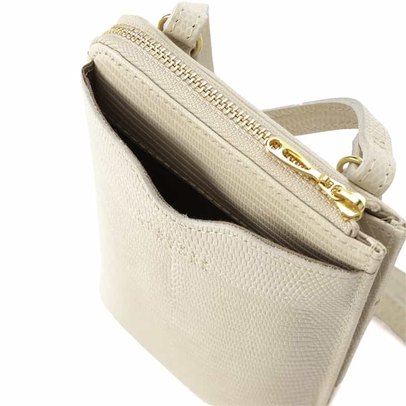 BARNEYS NEW YORK 型押しレザーフォーンバッグ IVORY