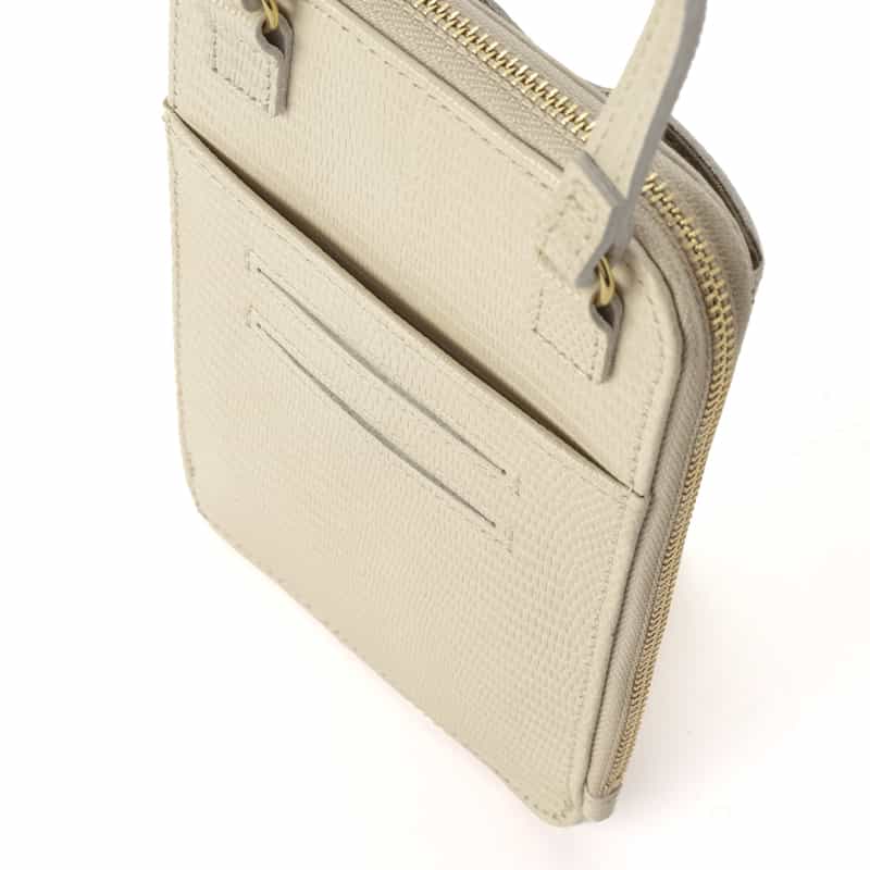 BARNEYS NEW YORK 型押しレザーフォーンバッグ IVORY