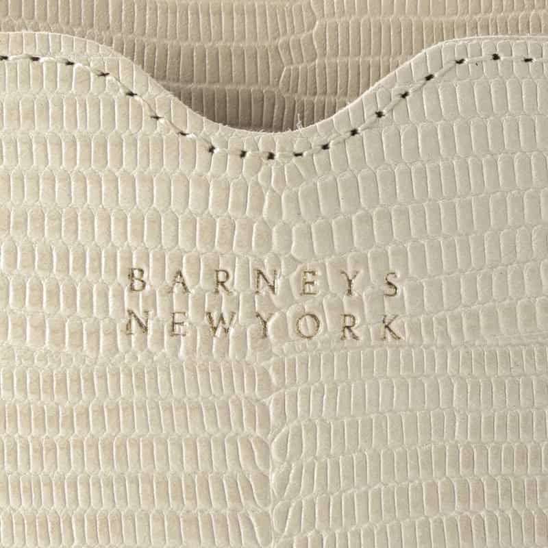 BARNEYS NEW YORK 型押しレザーフォーンバッグ IVORY
