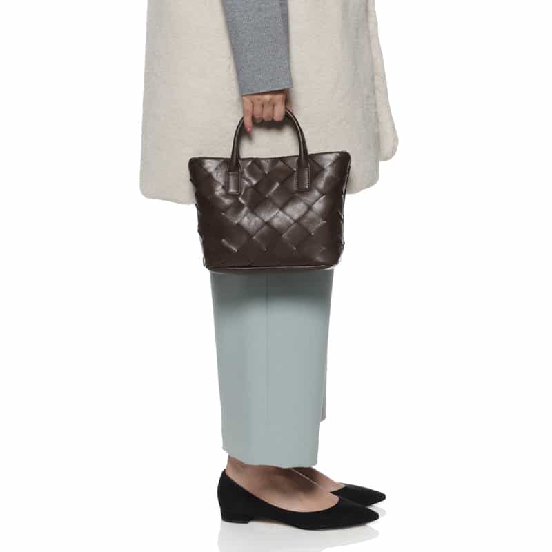 BARNEYS NEW YORK メッシュ編みミニトートバッグ BROWN