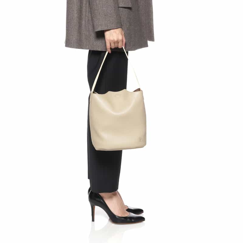 BARNEYS NEW YORK ワンハンドル ミニショルダーバッグ IVORY