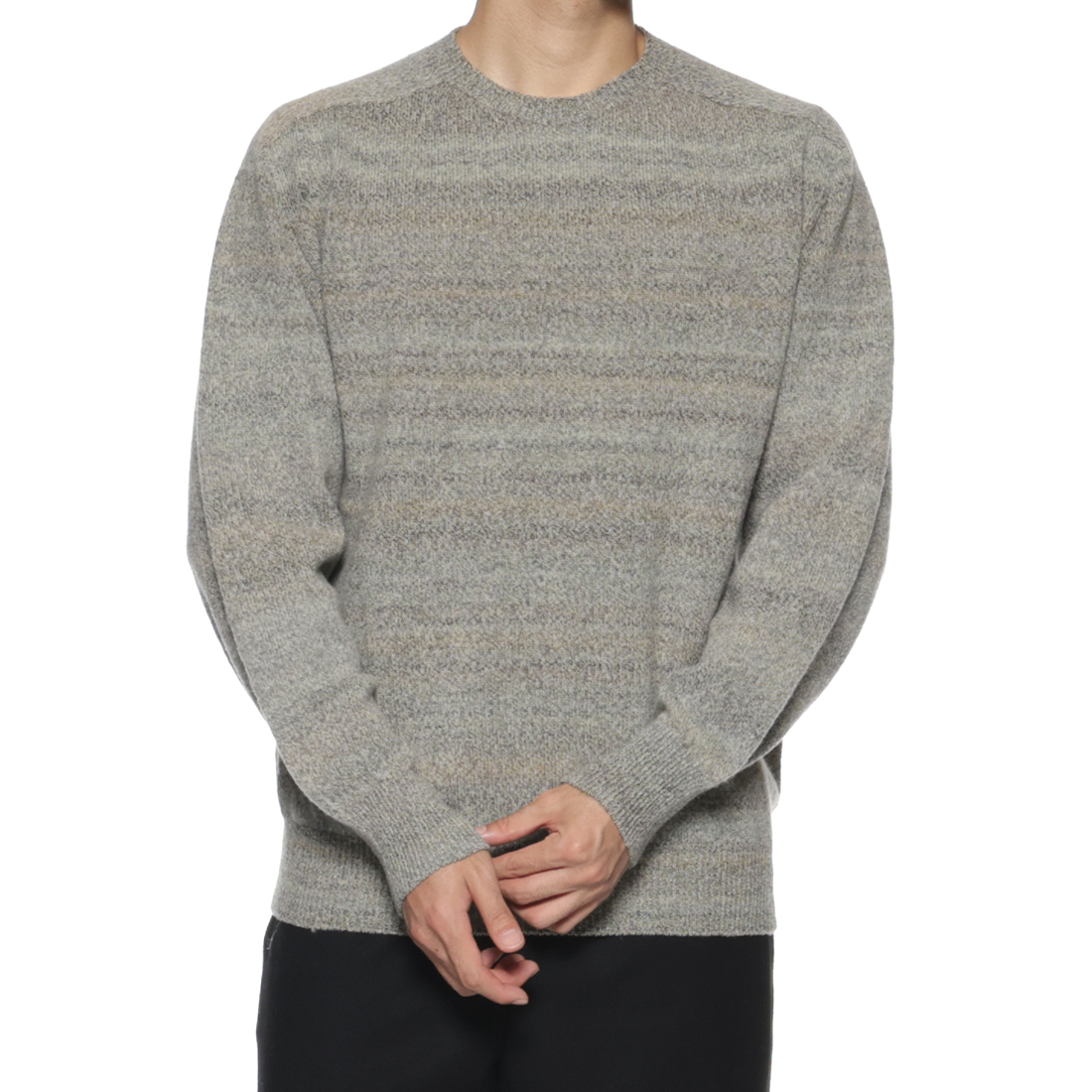 クルーネックニットプルオーバー