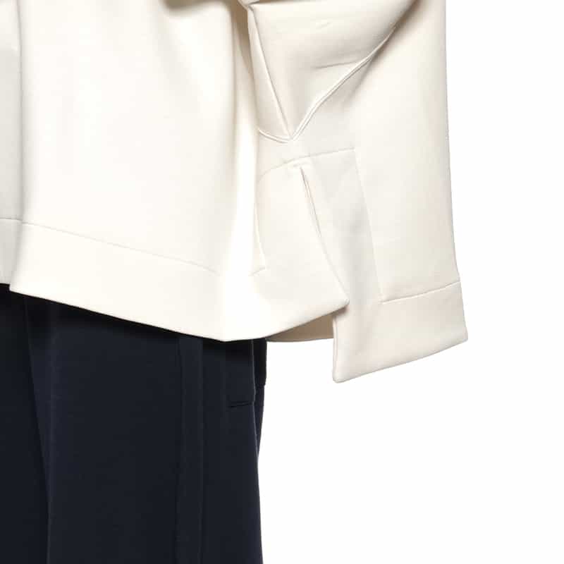 COGTHEBIGSMOKE COGTHEBIGSMOKE ＜コグザビッグスモーク＞ サイドスリット入りプルオーバー IVORY