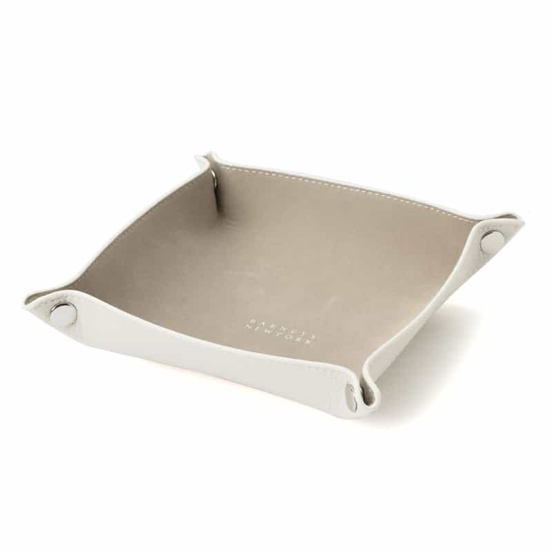 BARNEYS NEW YORK レザートレイ WHITE