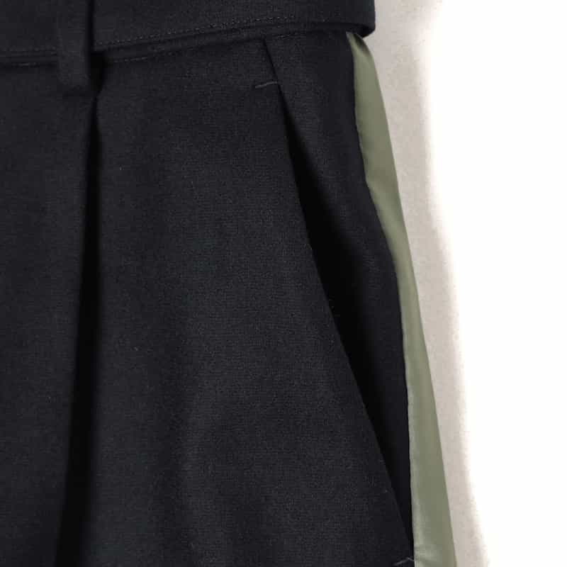 SACAI SACAI＜サカイ＞ バーニーズ　ニューヨーク限定 バックプリーツスカート NAVY