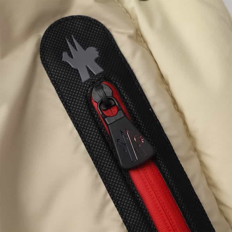 MONCLER GRENOBLE MONCLER GRENOBLE ＜モンクレール グルノーブル＞ダウンベスト IVORY