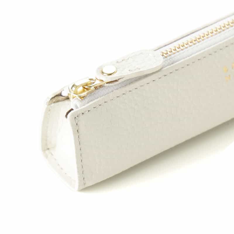 BARNEYS NEW YORK ペンケース（ホリデー限定カラー） WHITE