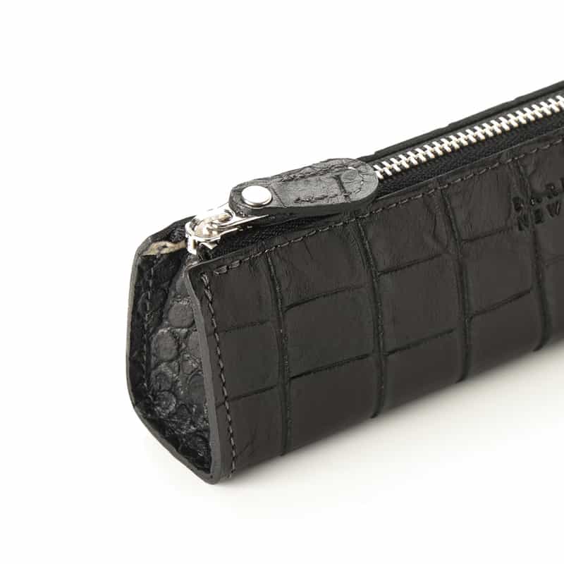 BARNEYS NEW YORK ペンケース（ホリデー限定カラー） BLACK