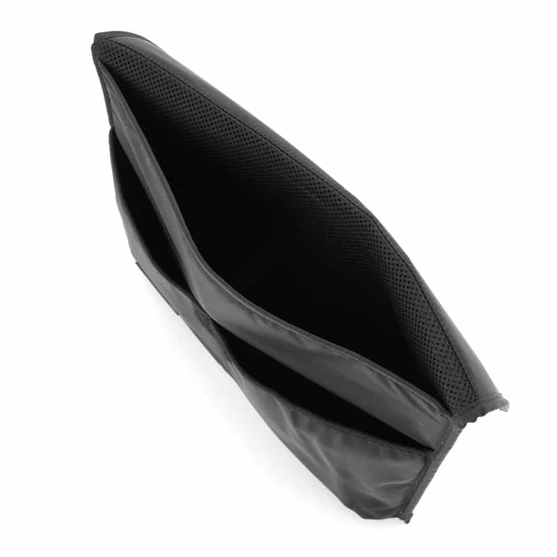 BARNEYS NEW YORK ナイロン素材PCケース BLACK