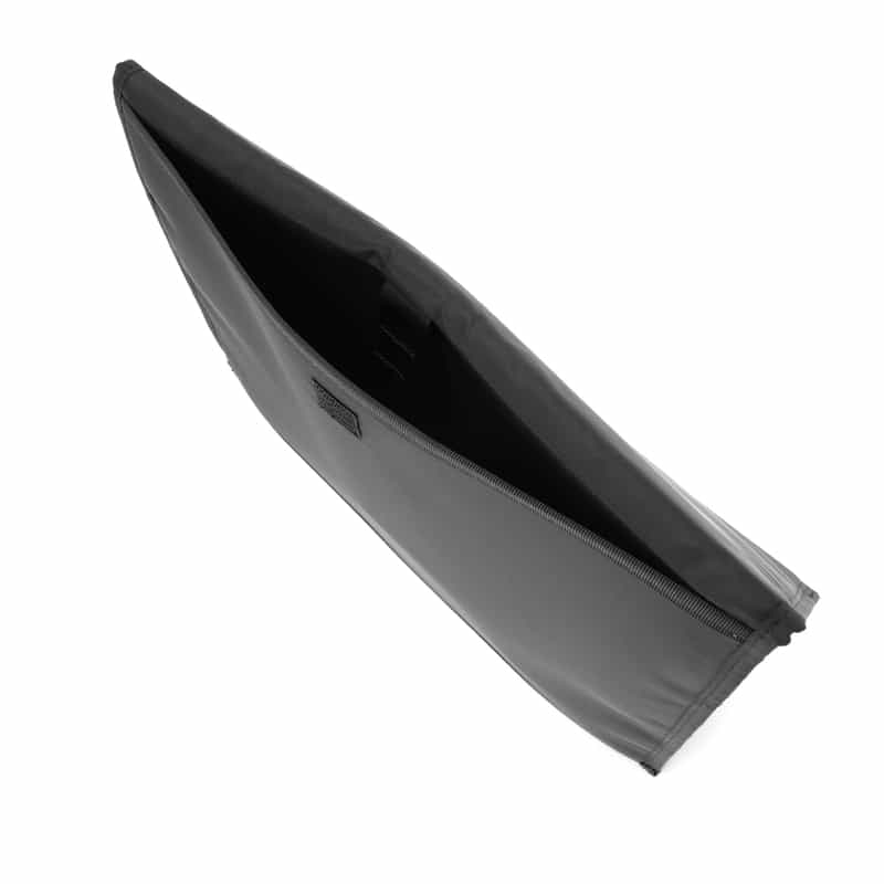 BARNEYS NEW YORK ナイロン素材PCケース BLACK