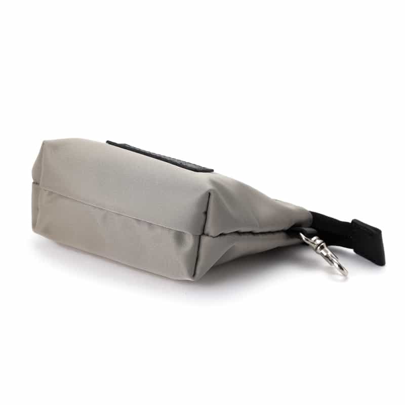 BARNEYS NEW YORK ナイロンポーチ LIGHT GRAY