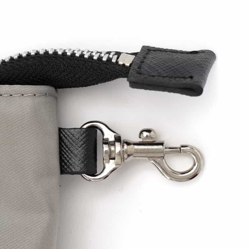 BARNEYS NEW YORK ナイロンポーチ LIGHT GRAY