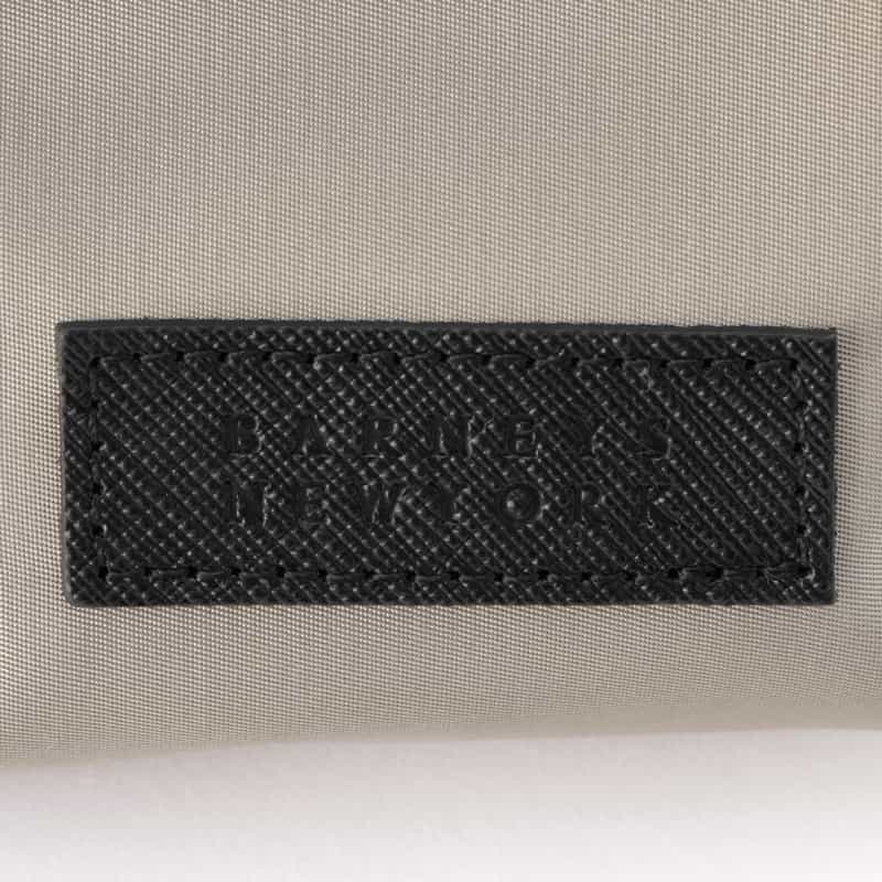 BARNEYS NEW YORK ナイロンポーチ LIGHT GRAY