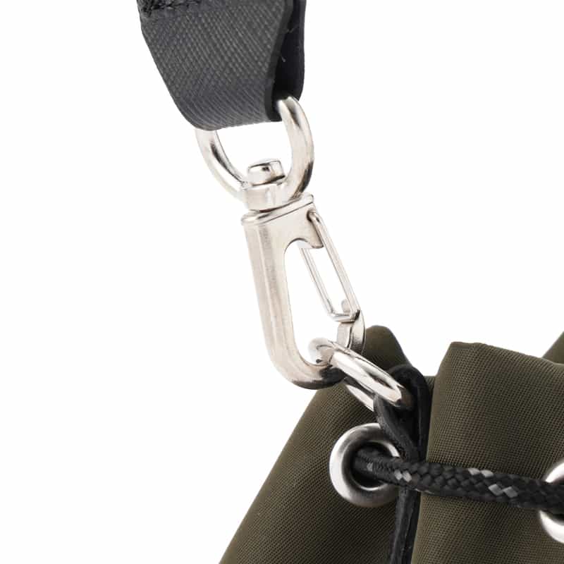 BARNEYS NEW YORK ナイロン巾着型ショルダーバッグ KHAKI