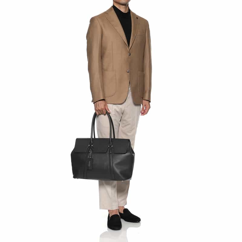 BARNEYS NEW YORK フラップ付き シュリンクレザートートバッグ NAVY