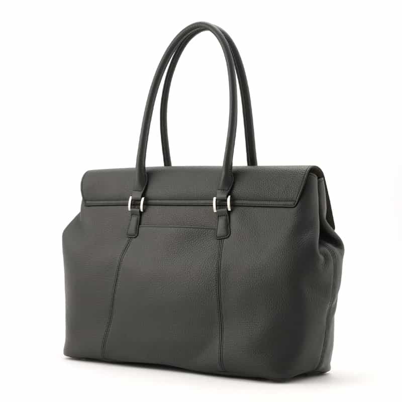 BARNEYS NEW YORK フラップ付き シュリンクレザートートバッグ NAVY