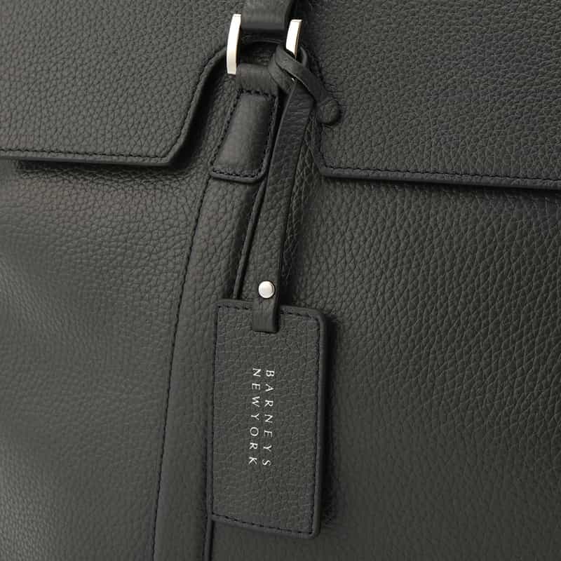BARNEYS NEW YORK フラップ付き シュリンクレザートートバッグ NAVY