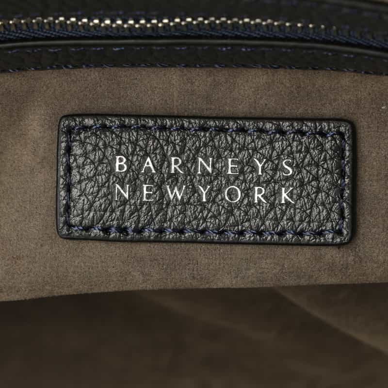 BARNEYS NEW YORK フラップ付き シュリンクレザートートバッグ NAVY