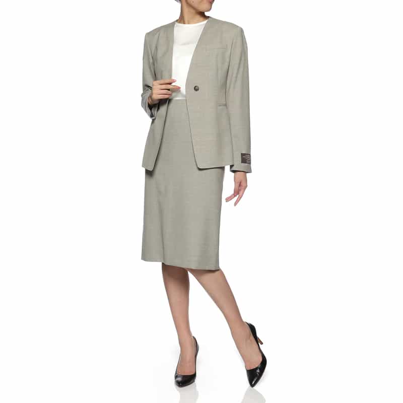 KIYOMI SAITO KIYOMI SAITO ＜キヨミ サイトウ＞ バーニーズ　ニューヨーク限定セットアップノーカラージャケット GREIGE