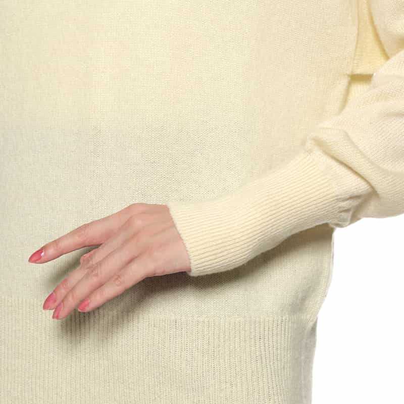 BARNEYS NEW YORK カシミヤ オフタートルネックニットプルオーバー IVORY