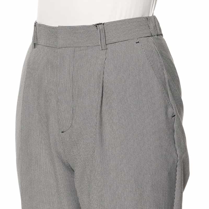 BARNEYS NEW YORK ウォッシャブル 2WAYストレッチ タック入りテーパードパンツ WHITE