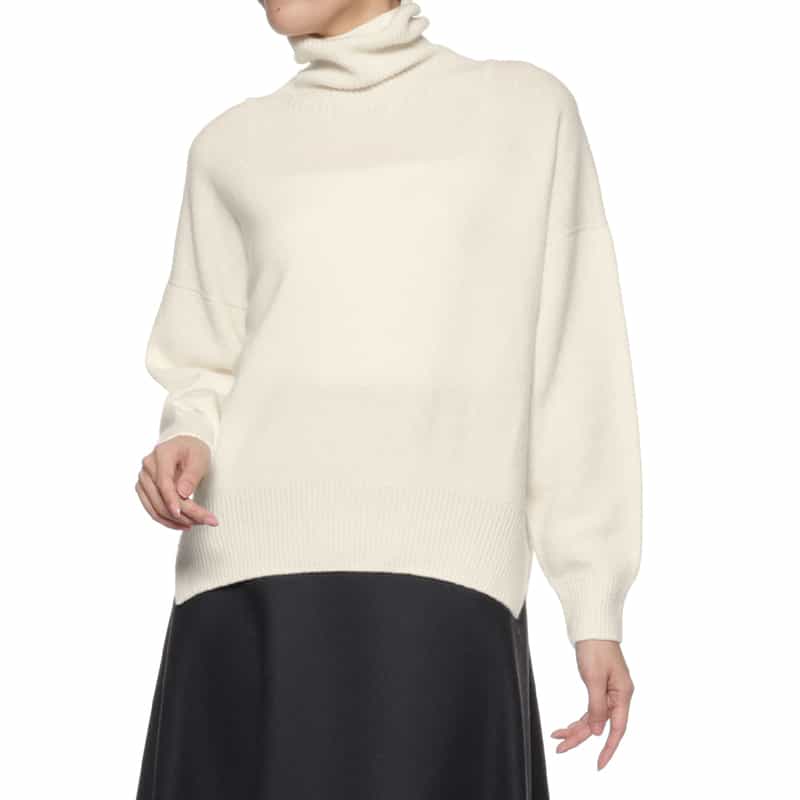 BARNEYS NEW YORK タートルネックニットプルオーバー（ロロ・ピアーナ社製カシミヤ使用） IVORY