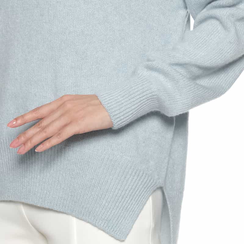 BARNEYS NEW YORK タートルネックニットプルオーバー(ロロ・ピアーナ社製カシミヤ使用) LIGHT BLUE