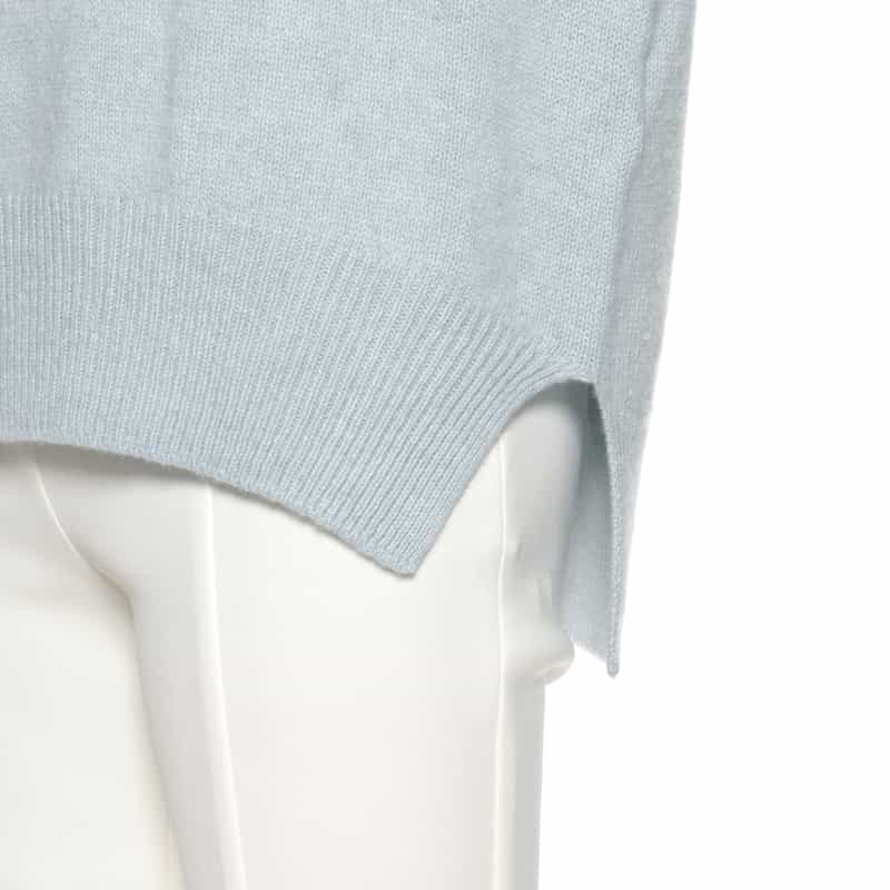 BARNEYS NEW YORK タートルネックニットプルオーバー(ロロ・ピアーナ社製カシミヤ使用) LIGHT BLUE