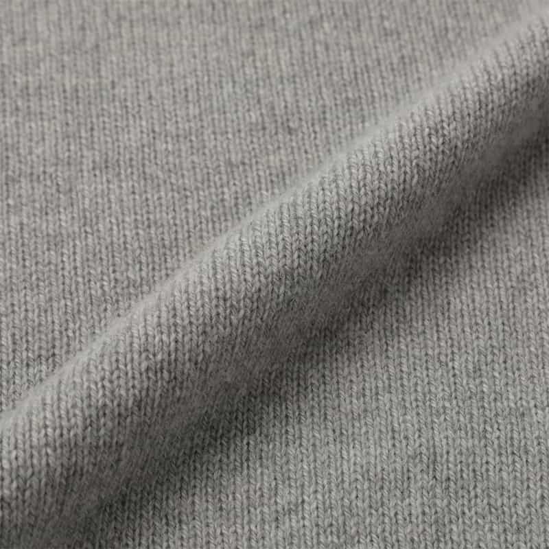 BARNEYS NEW YORK タートルネックニットプルオーバー(ロロ・ピアーナ社製カシミヤ使用) GRAY