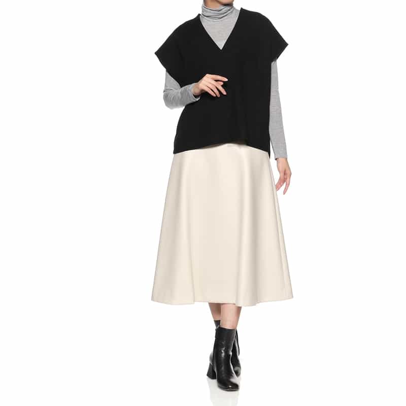 BARNEYS NEW YORK セットアップ ジャージー素材Vネックノースリーブプルオーバー BLACK