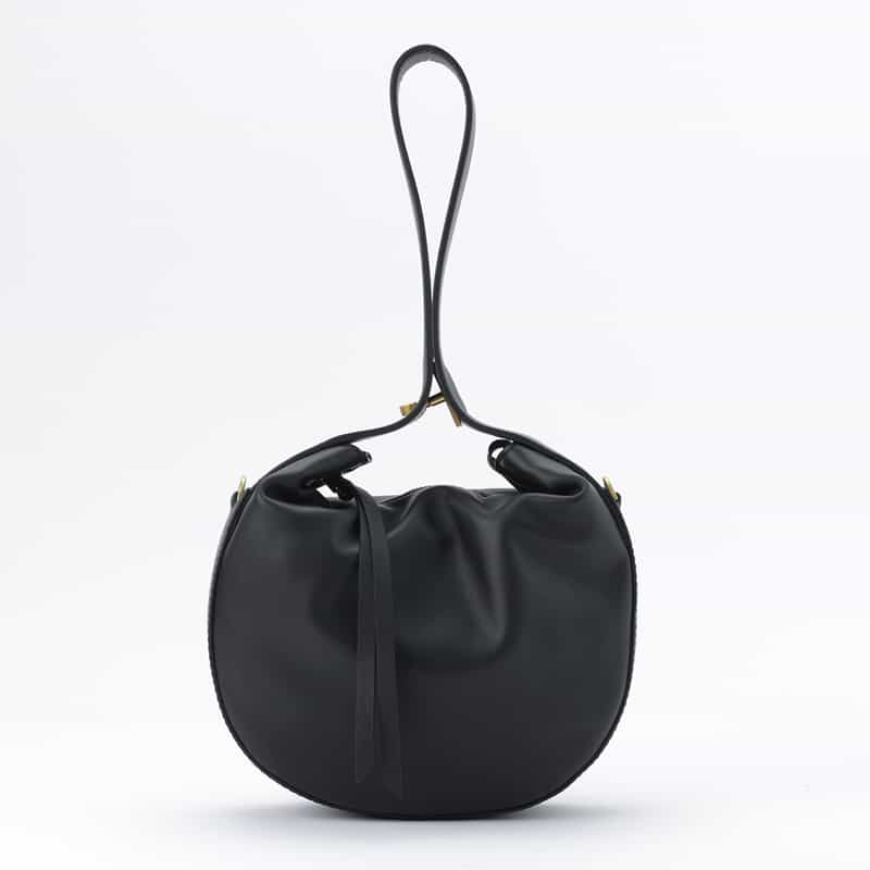 BARNEYS NEW YORK レザーショルダーバッグ BLACK