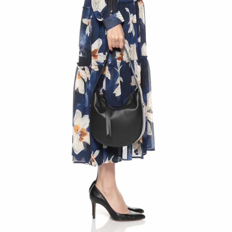 BARNEYS NEW YORK レザーショルダーバッグ BLACK