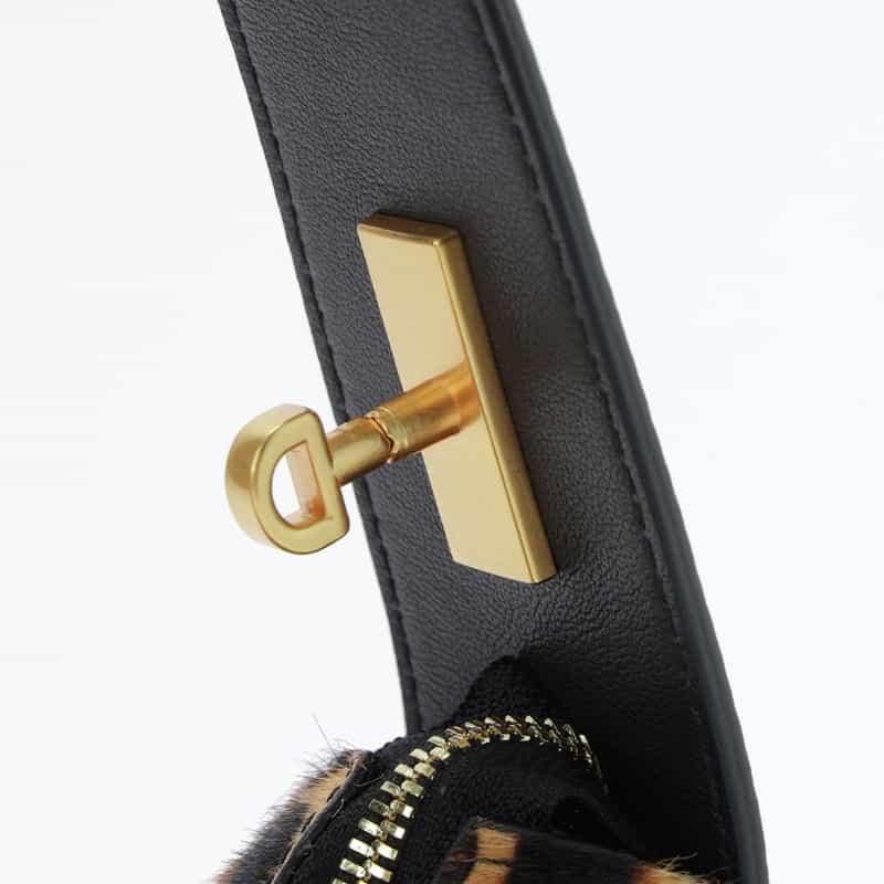 BARNEYS NEW YORK レオパード柄ショルダーバッグ BEIGE