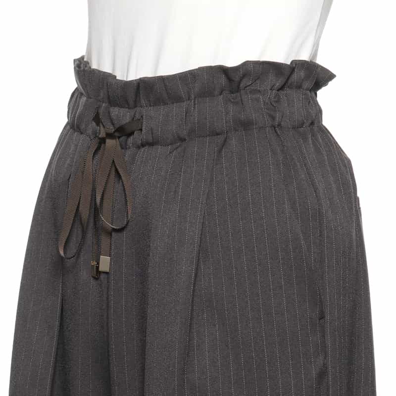 BARNEYS NEW YORK ウォッシャブル ピンストライプ柄ドローストリングワイドパンツ GRAY