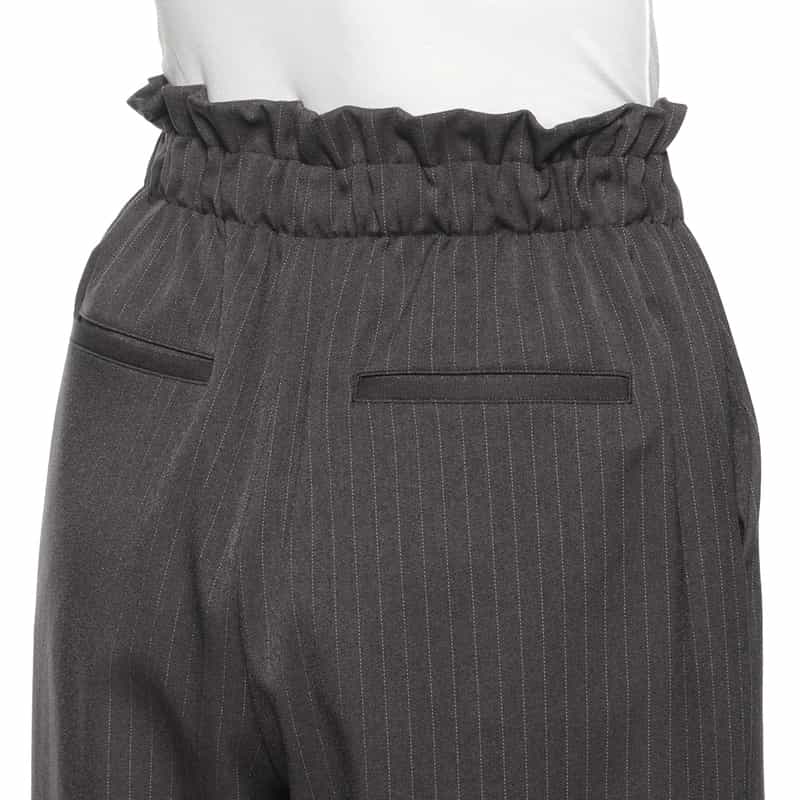 BARNEYS NEW YORK ウォッシャブル ピンストライプ柄ドローストリングワイドパンツ GRAY