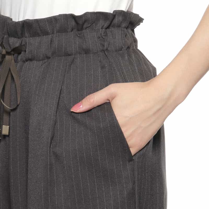 BARNEYS NEW YORK ウォッシャブル ピンストライプ柄ドローストリングワイドパンツ GRAY