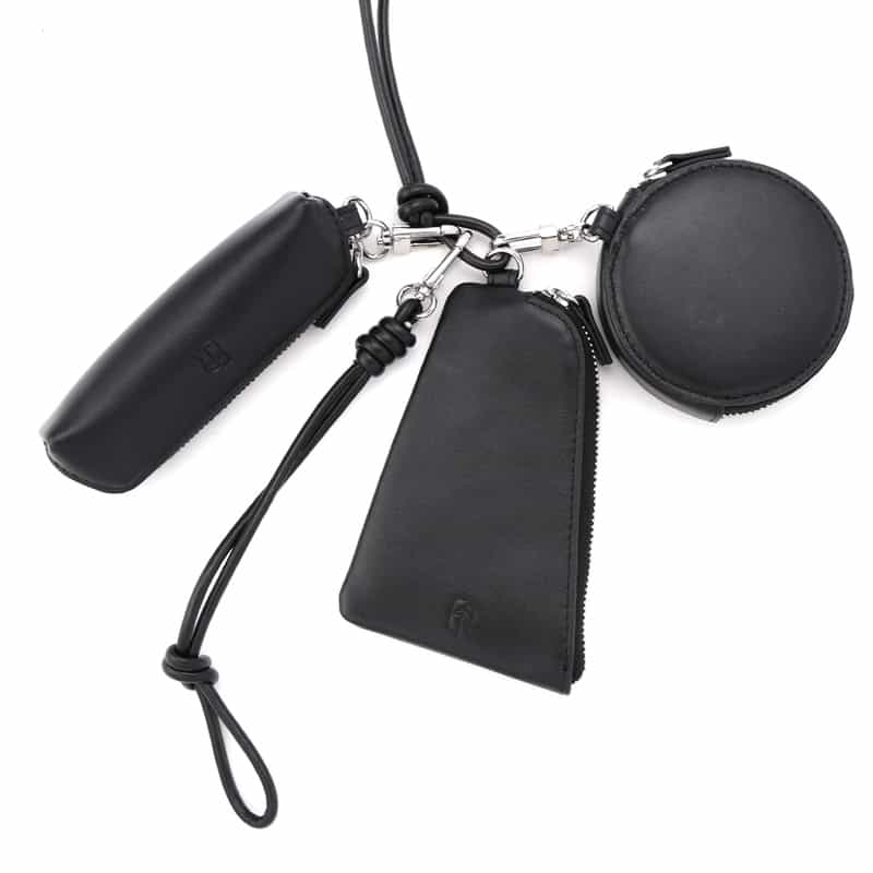 ETRE TOKYO ETRE TOKYO＜エトレ トウキョウ＞ バーニーズ　ニューヨーク限定 レザーコードマルチポーチ BLACK