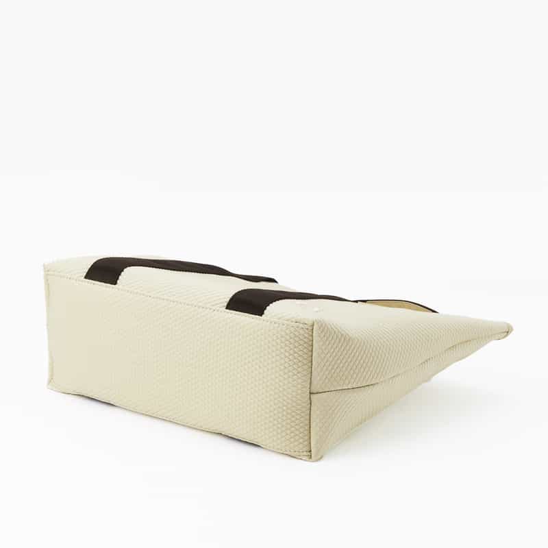 BARNEYS NEW YORK ネオプレーントートバッグ WHITE