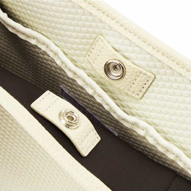 BARNEYS NEW YORK ネオプレーントートバッグ WHITE