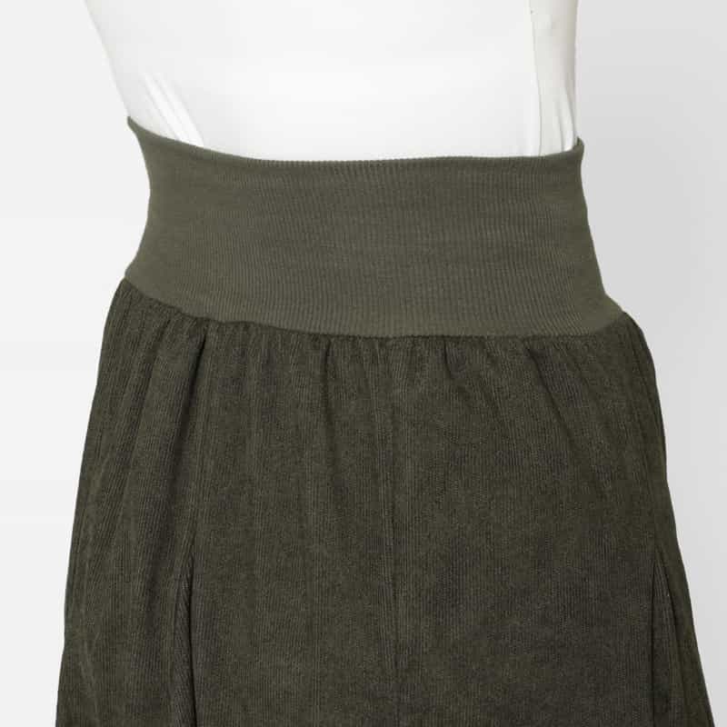 BARNEYS NEW YORK ウォッシャブル コーデュロイ素材フレアロングスカート KHAKI